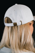 Bild in Galerie-Betrachter laden, Cap "Essential 2" white