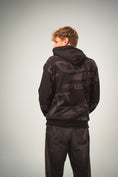 Bild in Galerie-Betrachter laden, Hoodie "angles" black