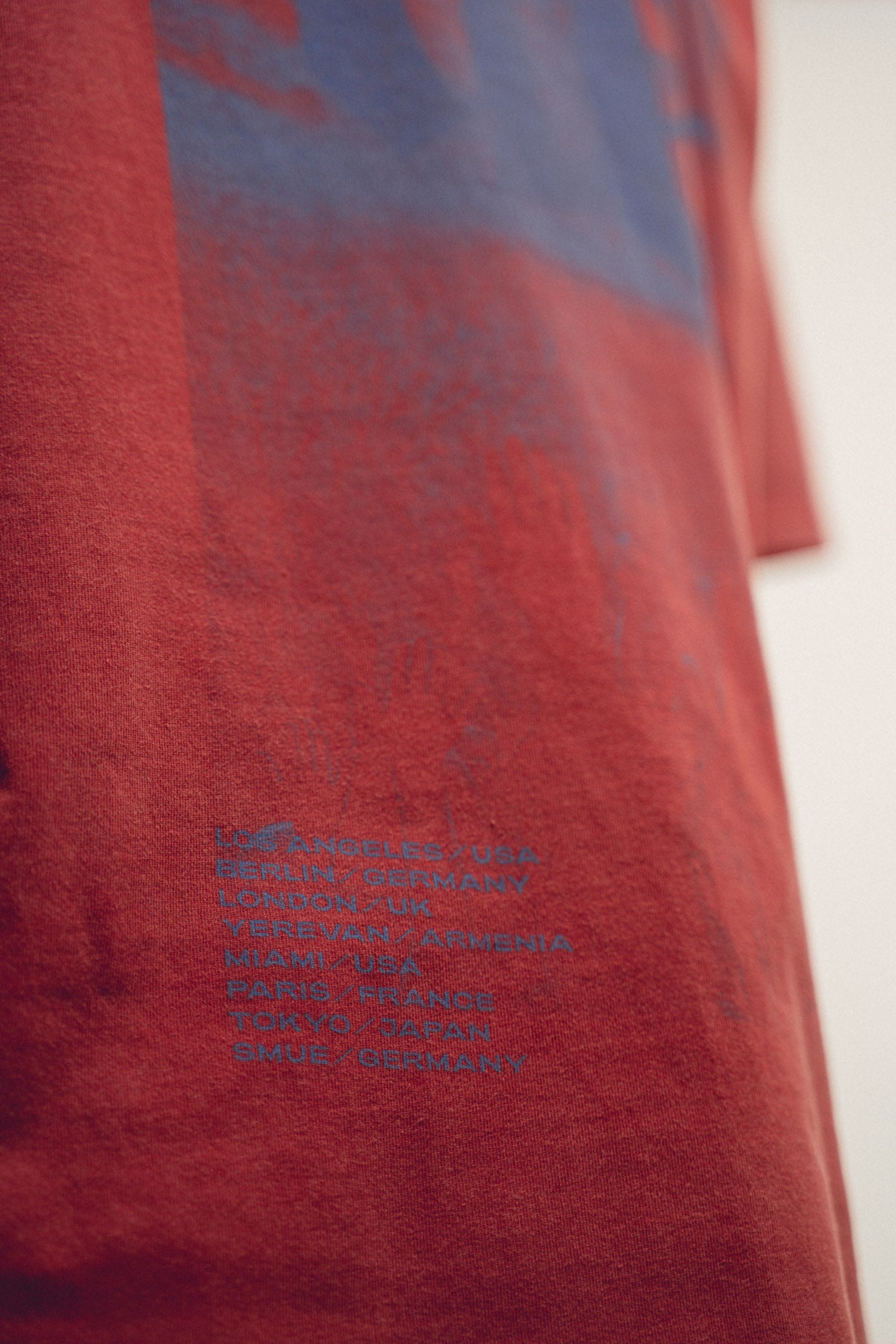 Shirt "uenlimited" washed red