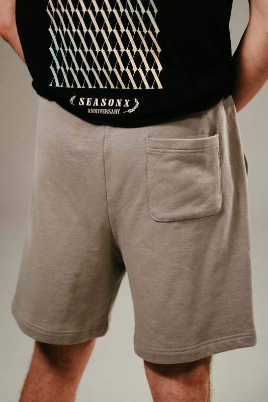 Short "anniversary" grey