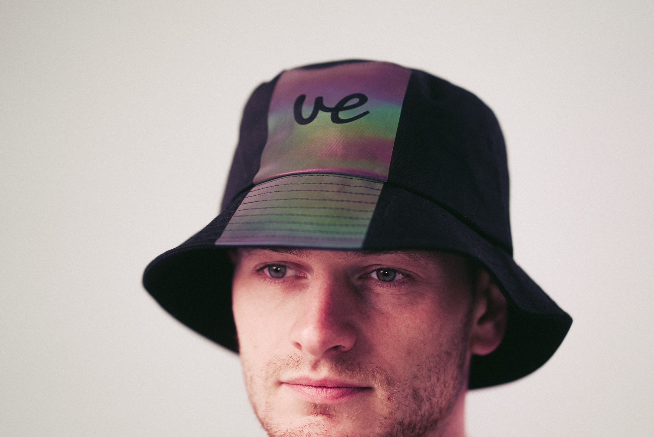 Bucket Hat "reflect" black