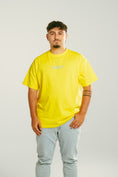 Bild in Galerie-Betrachter laden, Shirt "ue racing team" yellow
